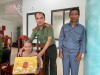 Ban Thanh niên Công an tỉnh tham gia hỗ trợ hoạt động thu nhận mẫu ADN cho thân nhân Liệt sỹ chưa xác định danh tính.