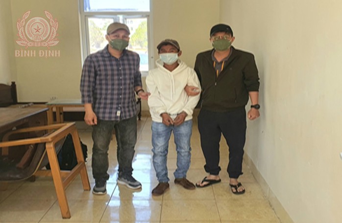 Dẫn giải đối tượng Ngô Thanh Bình từ TP. Buôn Mê Thuột về Công an huyện Tây Sơn