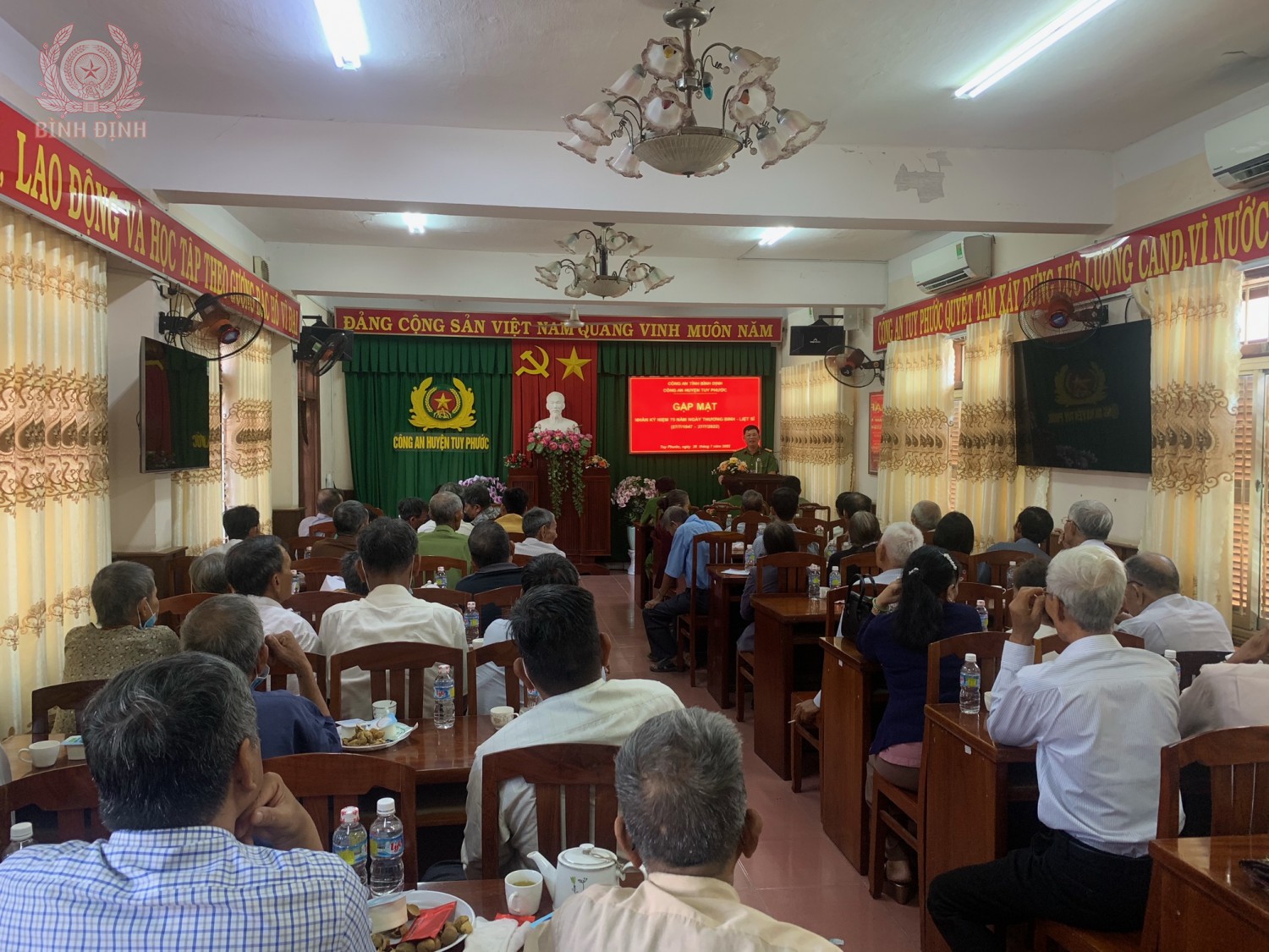 quang canh buoi gap mat