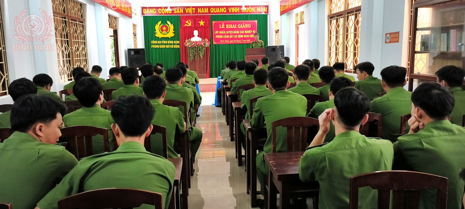 quang canh lop huan luyen