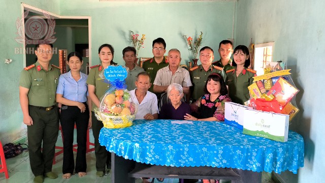 nhan phung duong me phan thi hung 640x360