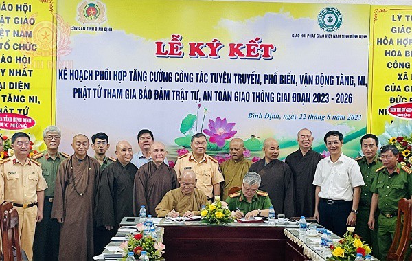 Quang cảnh lễ ký kết