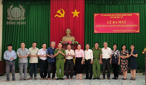 cac thanh vien mo hinh ra mat nhan nhiem vu