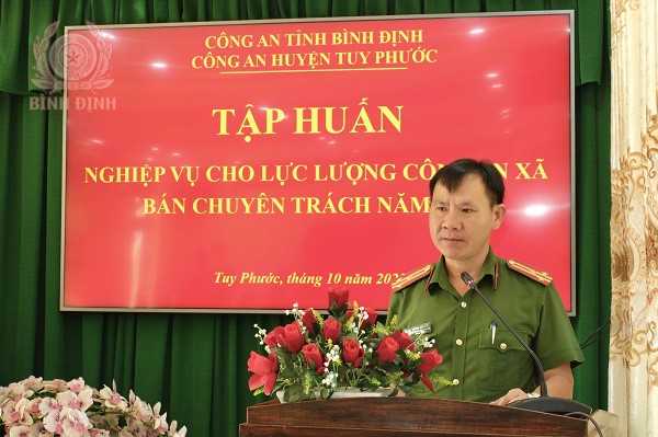 thuong ta truong huu hiep pho truong cong an huyen phat bieu chi dao