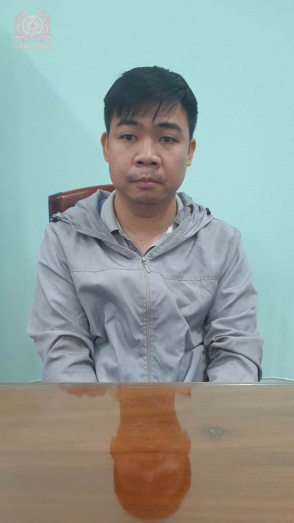 Khởi tố đối tượng giả danh Công an lừa đảo.