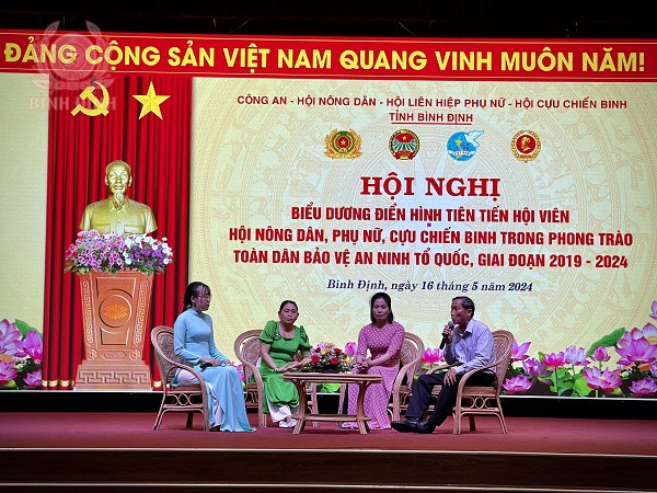 giao luu voi cac dien hinh trong phong trao toan dan bao ve antq