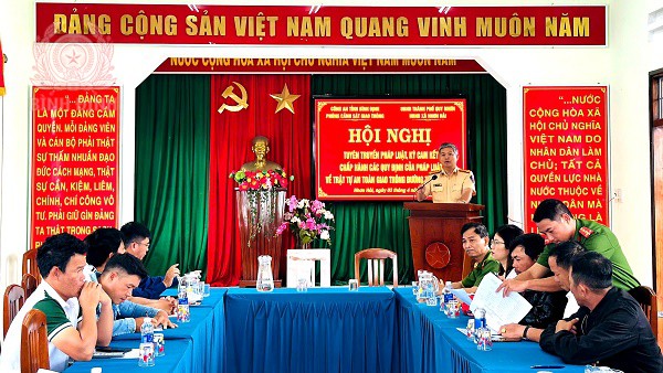 canh sat duong thuy tuyen truyen cho ngu dan tai xa nhon hai tp quy nhon