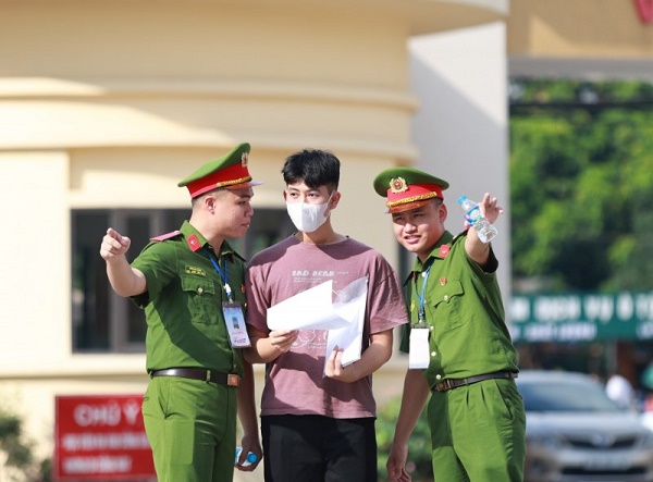Thông báo dạng thức đề thi Tuyển sinh tuyển mới đào tạo trình độ đại học Công an nhân dân đối với công dân đã có bằng tốt nghiệp trình độ đại học trở lên các trường ngoài ngành Công an nhân dân (Văn bằng 2 tuyển mới) năm 2025.