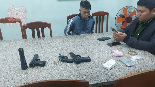 cong an phuong bui thi xuan bat doi tuong truy na thu giu nhieu sung dan