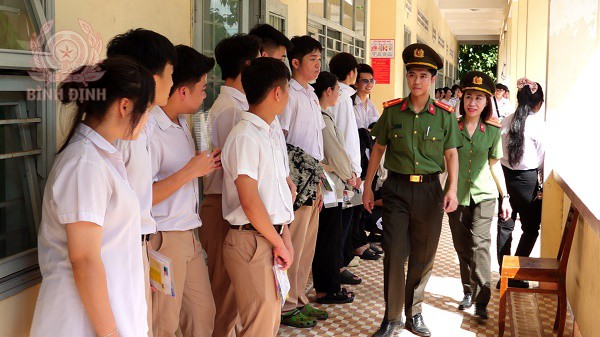 luc luong cong an kiem tra an toan cac phong thi