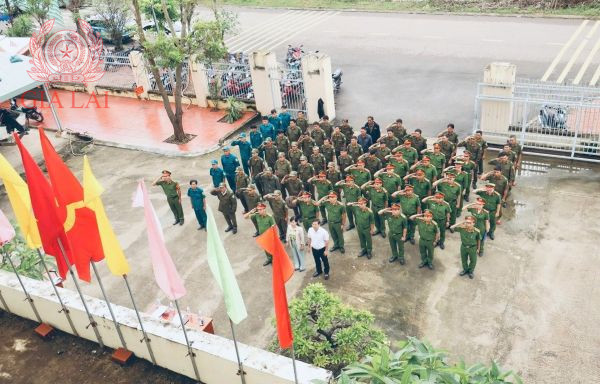 Công an phường An Nhơn Đông tổ chức Lễ ra quân mở đợt cao điểm tấn công, trấn áp tội phạm, bảo đảm an ninh, trật tự.