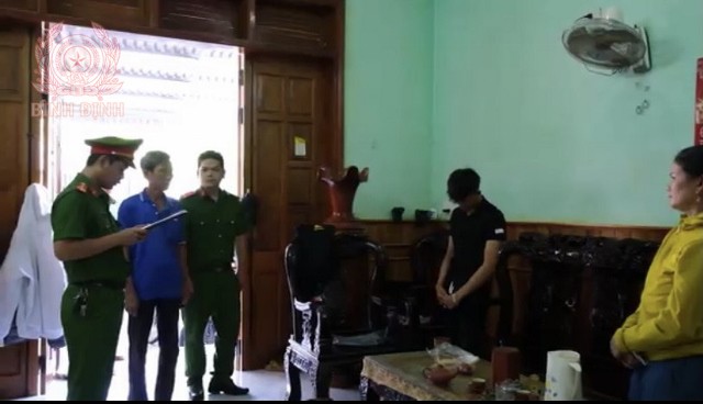 Thi hành lệnh bắt tạm giam Lê Hoàng Linh