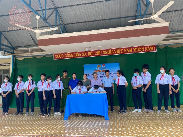 z4287003296257 883cc074ca0d7e0ea7479f28949b7719 640x479