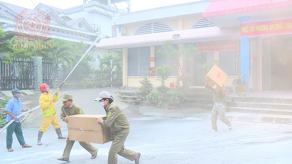 cac luc luong van chuyen hang hoa khoi khu vuc chay