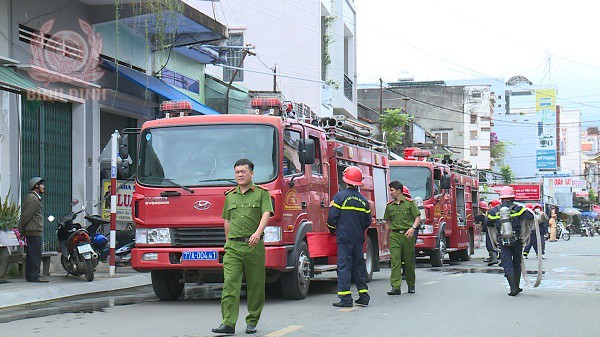 huy dong 2 xe chua chay den hien truong