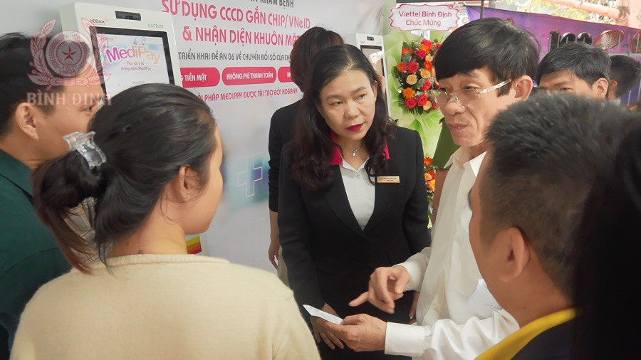 cac dai bieu tham qua mo hinh