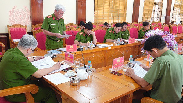 tieu ban chi dao xet dac xa cong an tinh lam viec 1