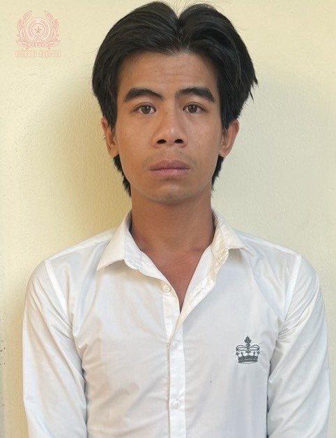 Vận động đối tượng ma túy ra đầu thú.