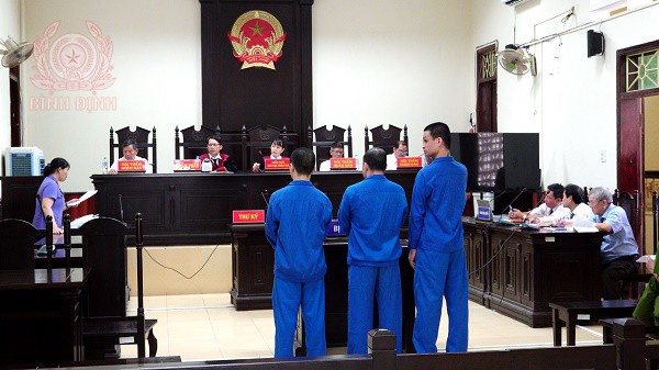 Mua bán trái phép chất ma túy, 03 đối tượng lãnh án 54 năm tù.